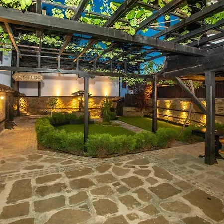 семеен чардаците בית הארחה לובץ'