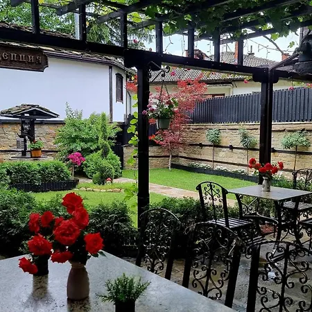 семеен чардаците