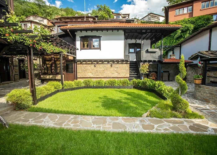 семеен чардаците Къща за гости 3*