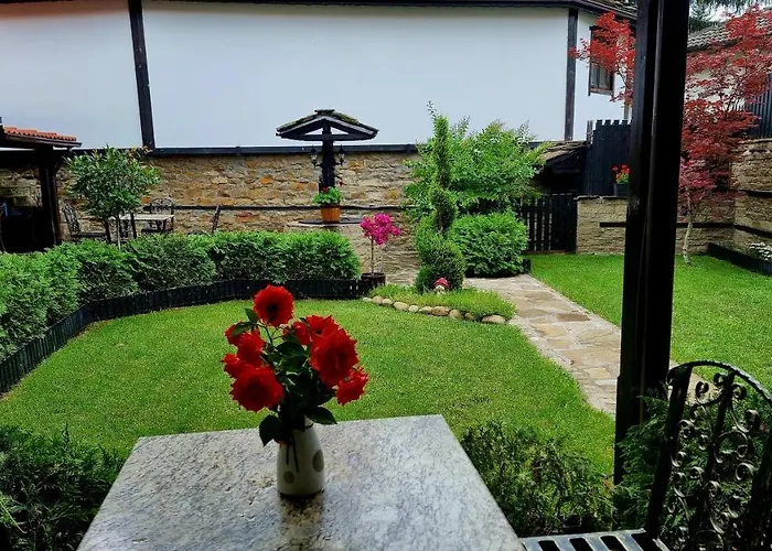 семеен чардаците Къща за гости 3*