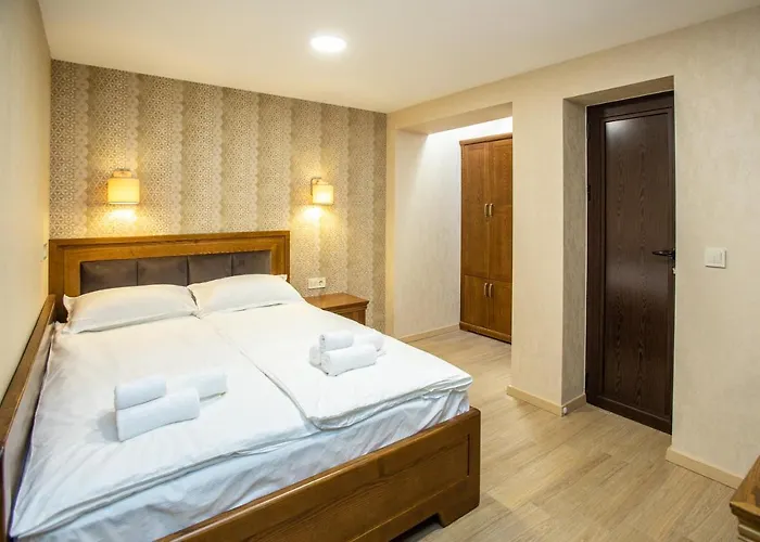 семеен чардаците Къща за гости 3*